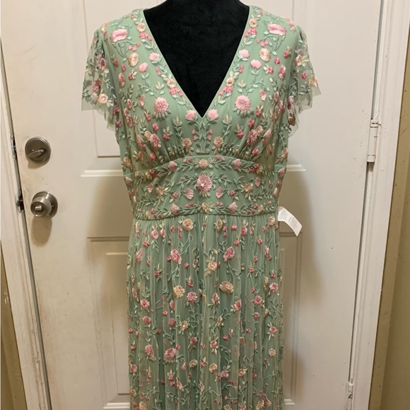 Mac Duggal Dress 12 - Picture 12 of 14